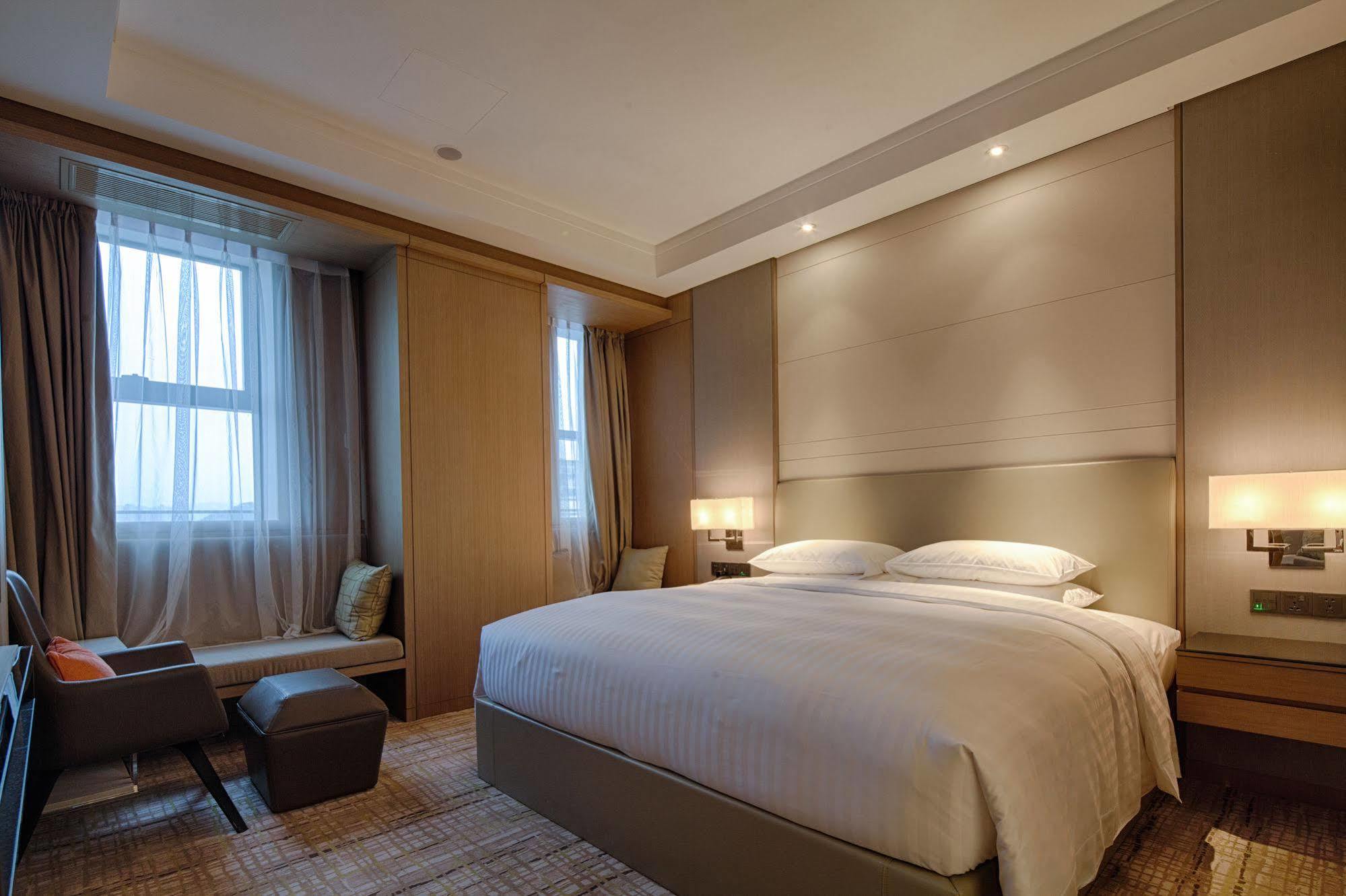 Courtyard By Marriott Xinchang Exteriör bild